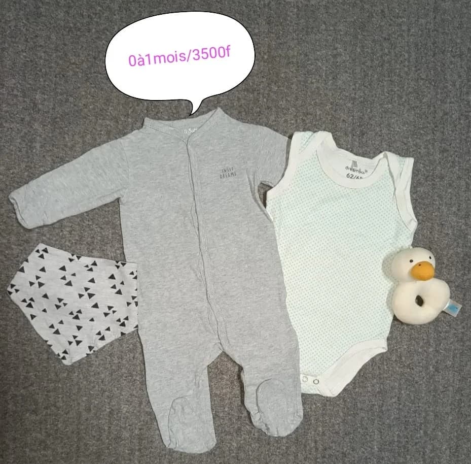 Pyjama gris zippé avec body blanc