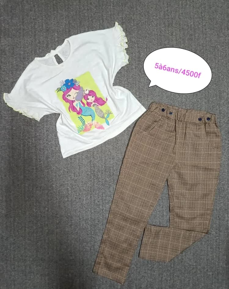 T-shirt princesse et pantalon marron