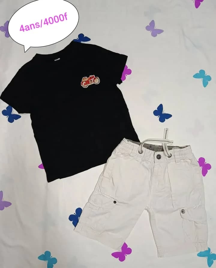 T-shirt noir et short blanc
